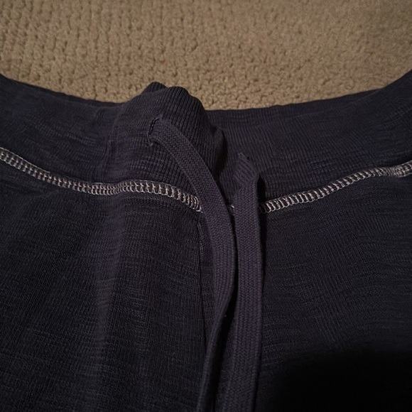 Tommy Bahama shorts - Picture 3 of 7